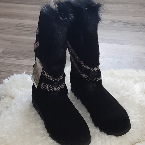 Bearpaw "Claudia" Boots - Picture 1 of 6